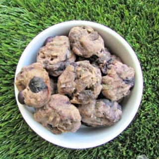 (wheat and dairy-free) blueberry beef liver dog treat/biscuit recipe