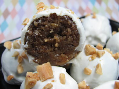 Peanut Butter Banana Cake Balls Dog Treat/Bicuit Recipe