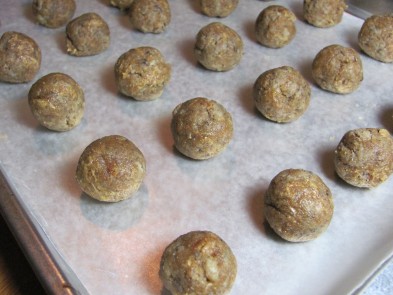 Peanut Butter Banana Cake Balls Dog Treat/Bicuit Recipe