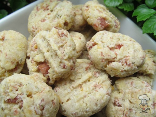 (gluten and wheat-free) rosemary ham and cheddar dog treat/biscuit recipe