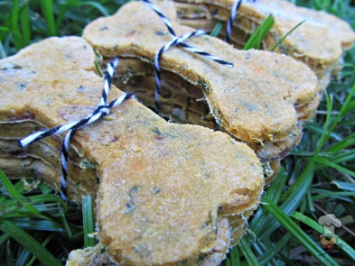 (wheat, gluten and dairy-free, vegan, vegetarian) sweet potato kale dog treat/biscuit recipe