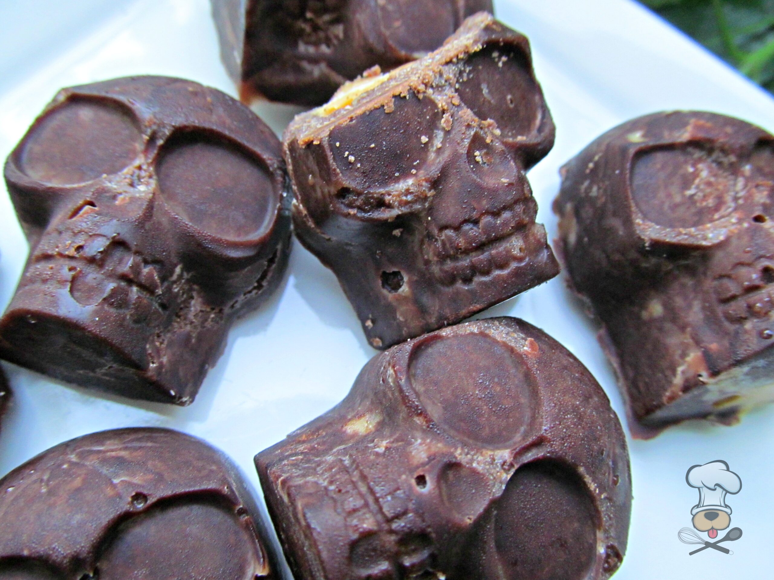 (dairy, wheat, grain and gluten-free, vegan, vegetarian) carob skulls (with peanut butter brains) dog treat recipe