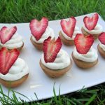 (gluten and wheat-free) strawberry peanut butter banana kisses! dog treat recipe