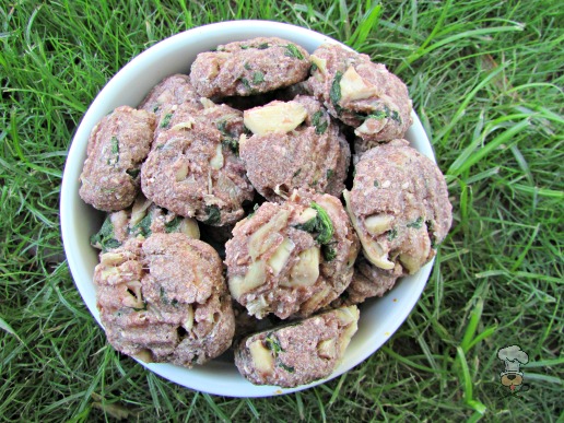 (wheat and dairy-free) raspberry spinach chicken dog treat/biscuit recipe