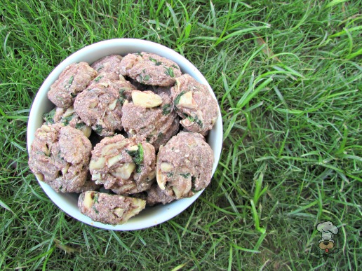 (wheat and dairy-free) raspberry spinach chicken dog treat/biscuit recipe