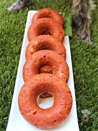 (wheat, gluten and dairy-free) tomato basil chicken donuts dog treat recipe