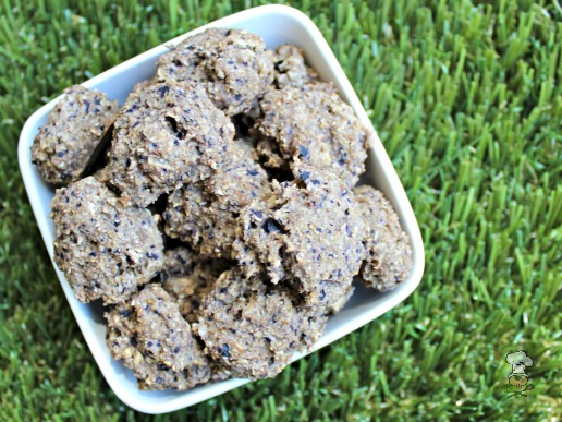 (wheat and dairy-free, vegan, vegetarian) blueberry cantaloupe dog treat/biscuit recipe