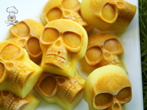 (grain, gluten, wheat and dairy-free, vegan, vegetarian) golden skulls dog treat recipe