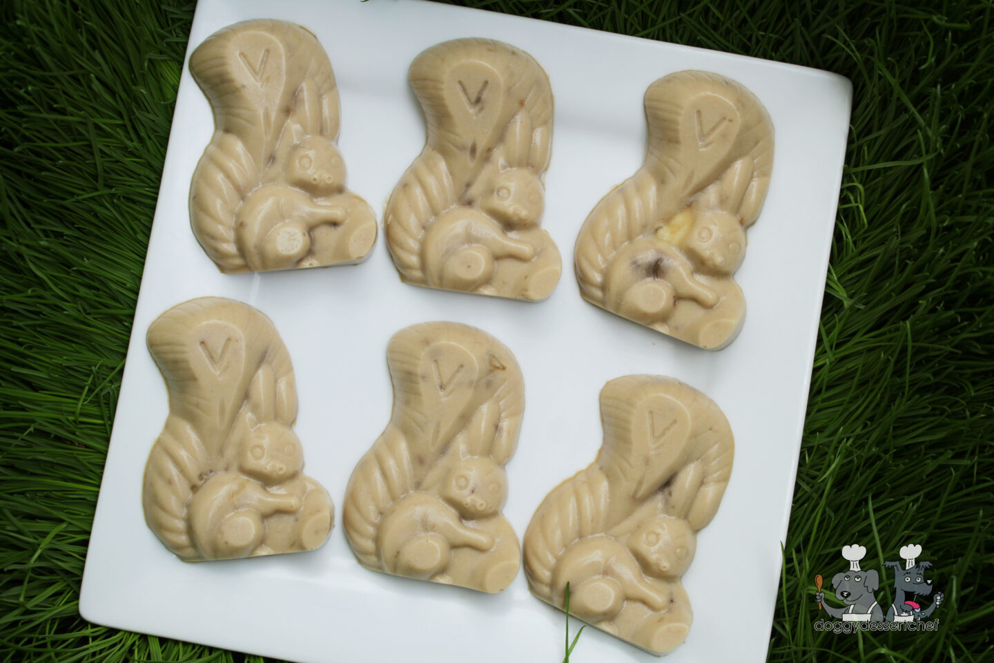 Peanut Butter and Banana Gummy Dog Treat Recipe